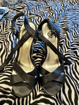 Cuña Charles by Charles David negra beige talla 7 Foto 1 de 4