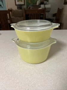 Vintage Pyrex abgedeckte Kasserollen 471 473 mit Deckel gelb-grün - Bild 1 von 11