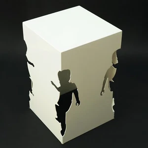 Mesa Auxiliar O Taburete Blanco De Acero Con Figuras De Niños Recortadas 1.SIS - Imagen 1 de 5