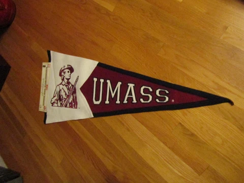 Winning Streak Sports Genuine Wool Blend Pennants UMASS Massachusetts 40" NEW Cover