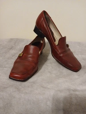 Rangoni Firenze Vintage Women's Oxblood Leatger Loafer Sz 7.5 AA - Image 1 of 4