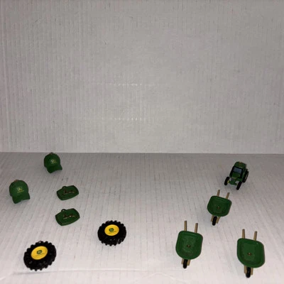 John Deere A Tractor Juego de 11 Piezas Adornos de Navidad Foto 1 de 4