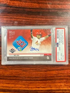 Yadier Molina 2019 Topps Now Game Used Base Relic Auto Red /10 PSA 8 Cardinals - Bild 1 von 2