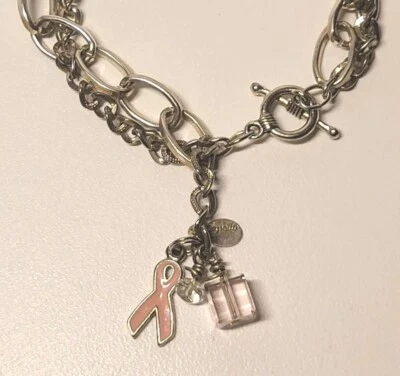 Pulsera colgante con dijes para concientización sobre el cáncer de mama cinta rosa tono plata 8 pulgadas  Foto 1 de 4