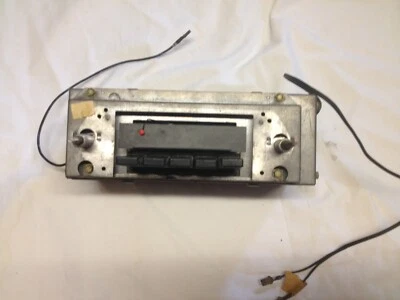 vintage car radio - 142005-044 Studebaker/Plymouth--- made by Tenna Corporation  - Image 1 of 4