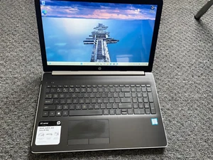 Portátil HP 15-da0012dx 15.6" Pantalla Táctil Core i3-8130U CPU 8GB RAM 128GB SSD W11 - Imagen 1 de 8