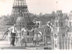Foto De presse.MLE10155.25x18 CM Environ.elincourt.pays Francia Miniatura - Imagen 1 de 2
