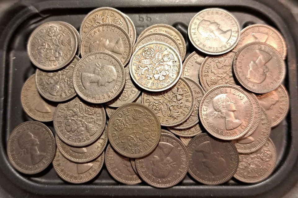 1956 GREAT BRITAIN SIX PENCE COIN (1 COIN PER SALE, PICKED AT RANDOM) - #B5054 - Image 1 of 1