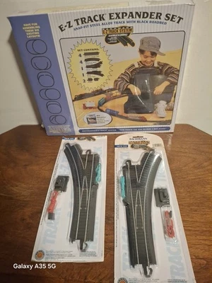 Bachmann HO 44594 Nickel Silver Rail/Gray Roadbed E-Z Track Expander - Set (NEW) - Image 1 of 4