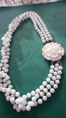 Collana artigianale da donna Fiore In Madreperla - Immagine 1 di 2