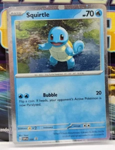 Squirtle #48 (Kosmos Holo) Black Star Promo Pokémon 151 - Bild 1 von 2
