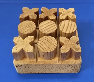 Wooden 3D Tic Tac Toe Game - Vintage - Picture 1 of 5