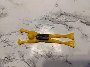 Buceador amarillo de juguete vintage de 5" de largo - Imagen 1 de 3