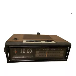 🌊 Vintage General Electric AM/FM Flip-Clock Radio Model 7-4310F Tested & Works - Picture 1 of 10