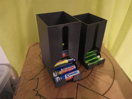 Dispensador de pilas AA y AAA Foto 1 de 1