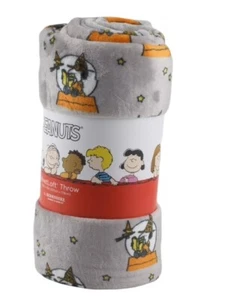 PEANUTS Snoopy Woodstock Halloween Throw Blanket Witch Hat Berkshire VelvetLoft - Picture 1 of 6