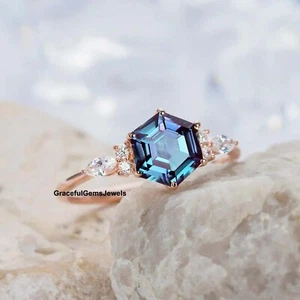 Alexandrite Wedding Ring Color Changing Gemstone Ring 925 Sterling Silver Ring - Picture 1 of 3