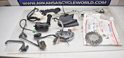 LOTE DE PIEZAS DE MOTOR H4-6 CUBIERTA VENTILADOR BOBINA 2016 HONDA PCX 150 PCX150 16 SCOOTER Foto 1 de 4