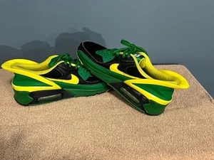 Size 8.5 - Nike Air Max 90 FlyEase Oregon Ducks - Picture 1 of 6
