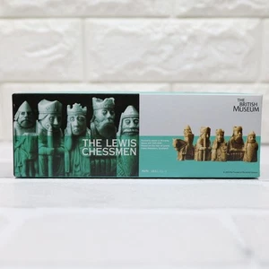 Juego de figuras en miniatura Kaiyodo The Lewis Chessmen raro - Imagen 1 de 20