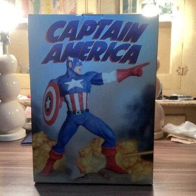 Estatua del Capitán América del Vengador por Hard Hero limitada numerada sin usar, en caja Marvel Foto 1 de 3