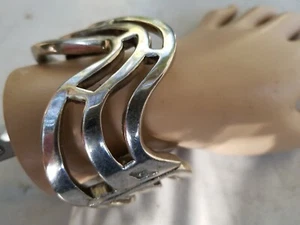 SIGNIERTES OSCAR DE LA RENTA ARMBAND SILBERFARBEN MODERN FUTURISTISCH ART DECO GROß - Bild 1 von 12