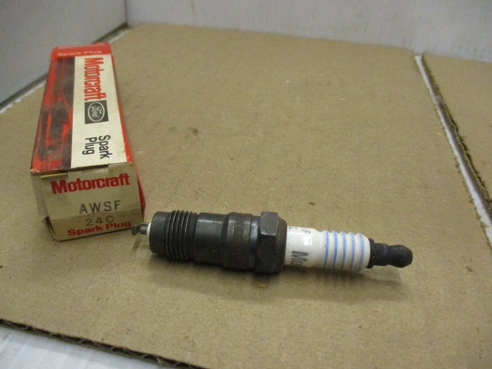 FORD MOTORCRAFT SPARK PLUG AWSF24C - Image 1 of 1
