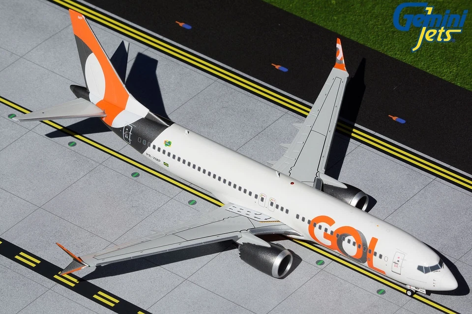 GOL Boeing 737 MAX 8 PR-XMB Gemini Jets G2GLO1066 Scale 1:200 - Image 1 of 1