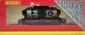 Hornby R6319A 14 Tonnen Kesselwagen 3065 Esso Silver Livery Weathered by Dirty Boy - Bild 1 von 3