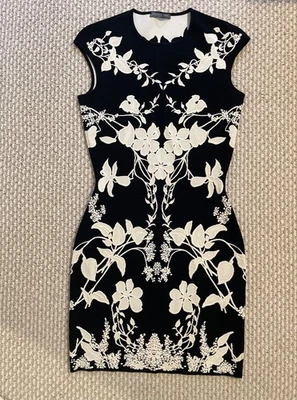 Alexander McQueen Black/White Floral Patterned Knit Bodycon Dress size M - Image 1 of 4