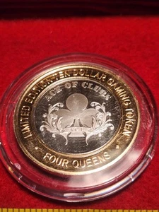 Silver Strike 4-Queens Las Vegas Ace Of Clubs Medaille Münze (S) WSOP Sammlerstück - Bild 1 von 5