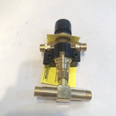 Válvula mezcladora termostática universal debajo del fregadero Foto 1 de 2