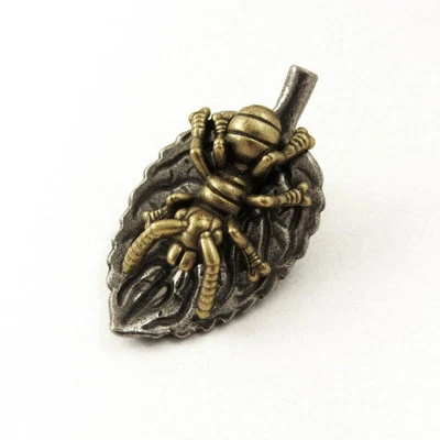 Hormiga con pasador de hoja - Pin de solapa de entomología Foto 1 de 4