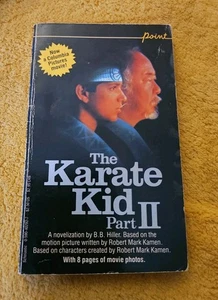 The Karate Kid 2 Paperback 1986 Novelization B.B. Hiller Point Publishing - Foto 1 di 5