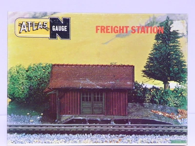 ATLAS N SCALE U/A "FREIGHT STATION" PLASTIC MODEL KIT #2825-150 - Image 1 of 3