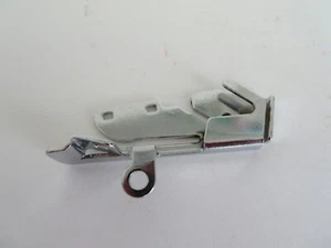 Husqvarna Viking Huskylock 936 piezas; guía de palanca de recogida (L) - usado - Imagen 1 de 10