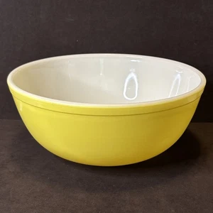 Vintage #404 Pyrex Large 10" Nesting Mixing Bowl Primary Color Yellow 4 Qt - Picture 1 of 10
