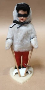 VINTAGE CARLSON DOLL WITH STAND SNOW BUNNY SKIER SLEEPY EYES 21cm TALL - Bild 1 von 5