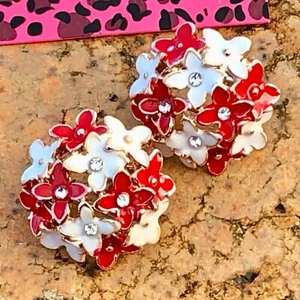 NWT BETSEY JOHNSON Red White Enamel & Rhinestone Flower Cluster Pierced Earrings - Picture 1 of 5