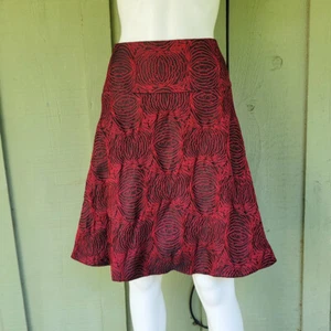 ANN TAYLOR Red Black Textured Brocade Skirt 2 - Picture 1 of 4