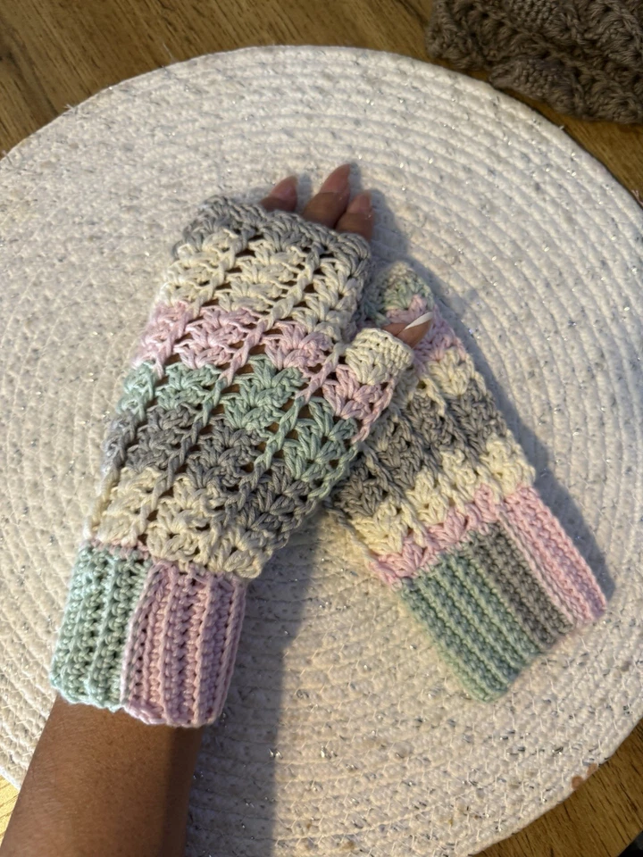 Guantes hechos a mano, coloridos, bohemios sin dedos, talla única. ¡AUTÉNTICO!! Foto 1 de 1