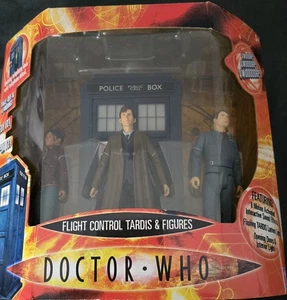 Dr Who Flight Control Tardis & Figures - Picture 1 of 7