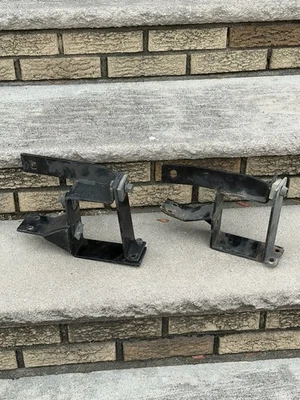 KIT DE SUPORTE PARA PARA-CHOQUE: 03-11 Ford Crown Victoria GORHINO 5038 Barra de pressão (dobrada) - Imagem 1 de 2