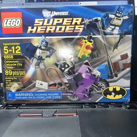 LEGO DC Comics Super Heroes: Catwoman Catcycle City Chase (6858)