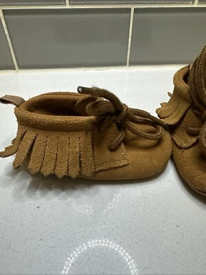 MOCASINES DE GAMUZA GAP para bebé color camel desierto talla 6-12 meses nuevos sin etiquetas Foto 1 de 4