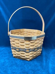 Longaberger 1997 Christmas Snowflake Hexagon Basket Handwoven Wood Made in USA - Picture 1 of 8