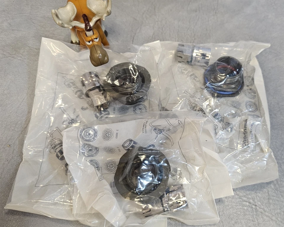 RJFTV71G Modular Coupler Connector Jack RJ45 Cat5e Unshielded Amphenol Lot of 3 - Image 1 of 4