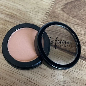 La Femme Cosmetics Blush On Rouge Shadow 0,14 Unzen NATURELLE Brandneu - Bild 1 von 4