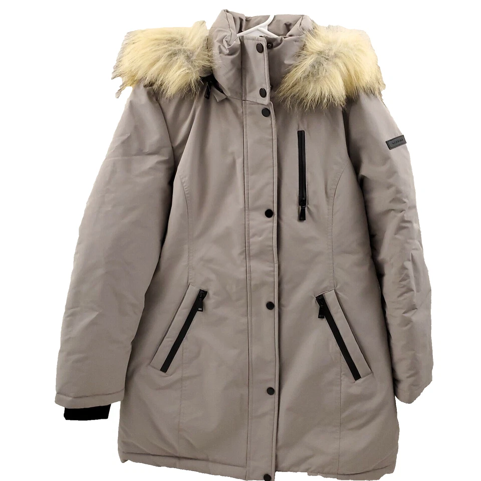 Abrigo parka con capucha extraíble de piel sintética gris cálido Tahari para mujer talla pequeña Foto 1 de 4