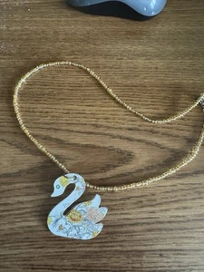 Collar Cisne Estampado Floral x - Imagen 1 de 2